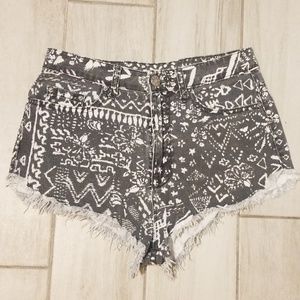 💰Aztec Distressed Dolphin High Waist Shorts